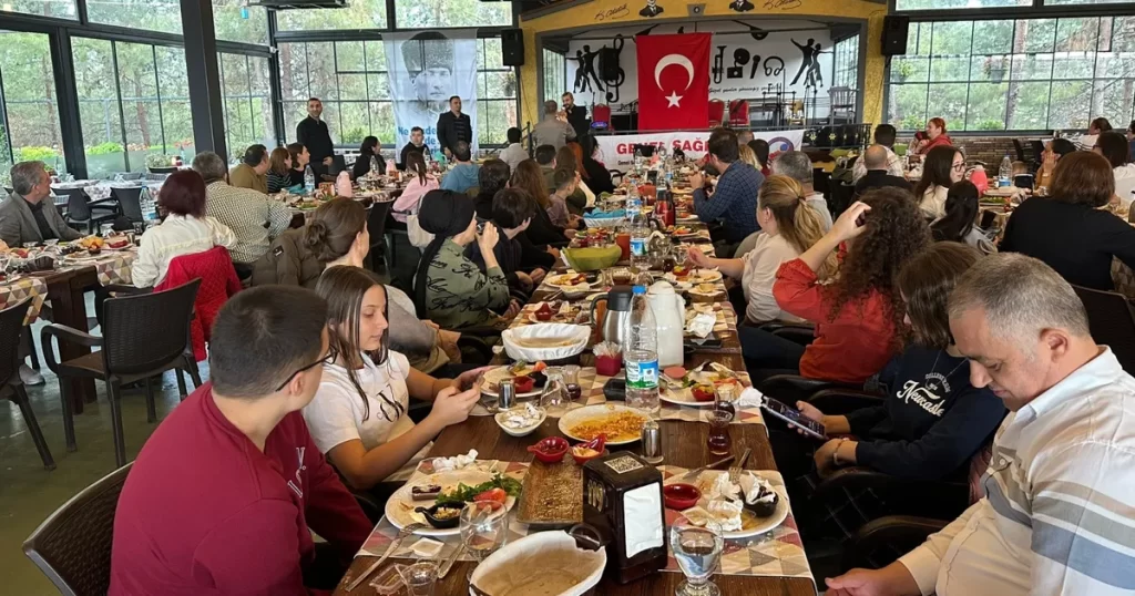 Genel Sağlık İş Sendikası Keşan’da kahvaltı düzenledi